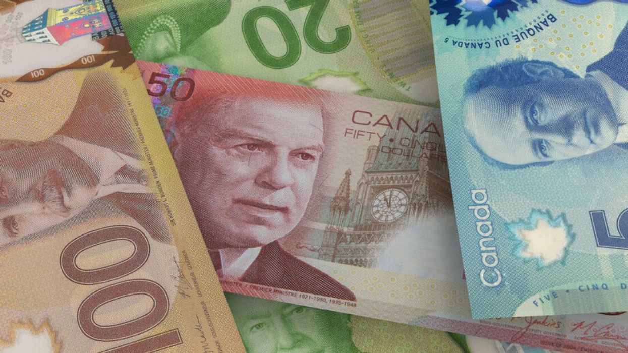 De l'argent canadien.