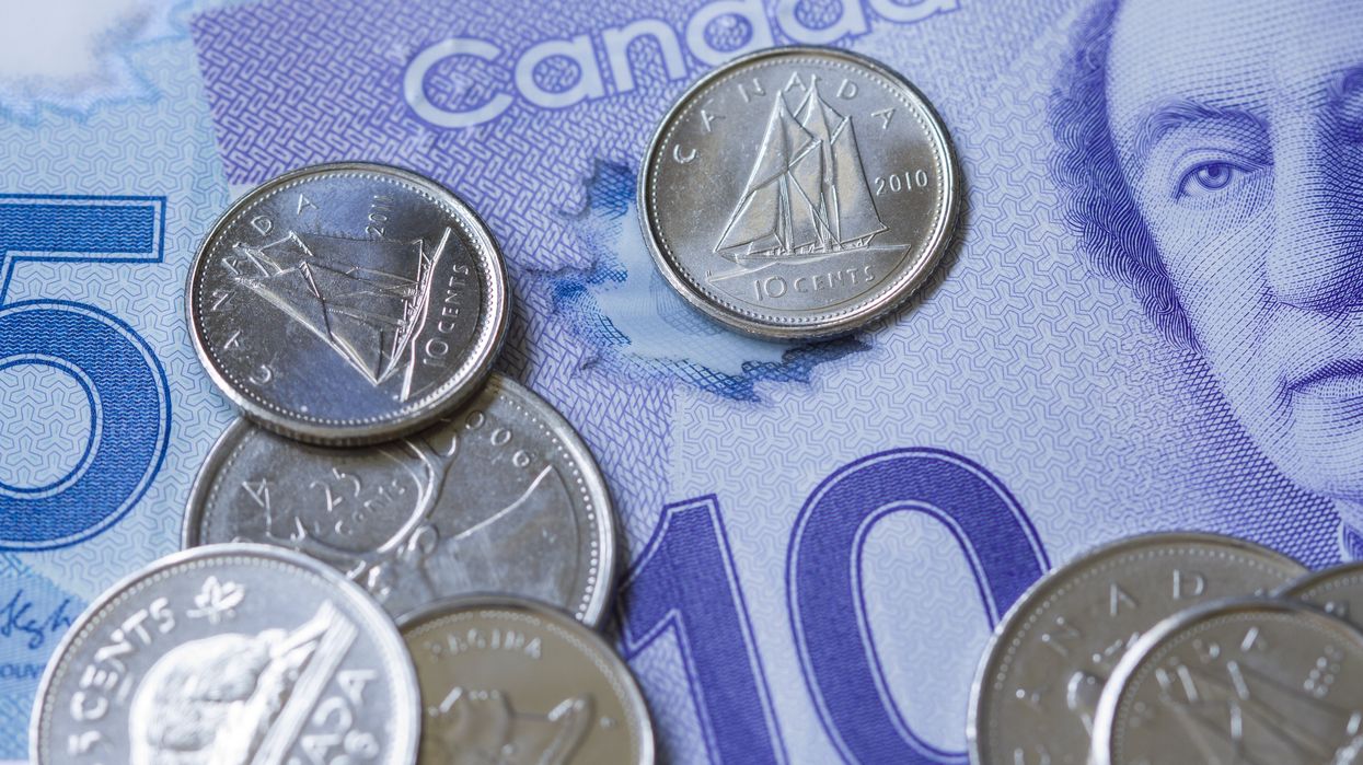 De l'argent canadien.