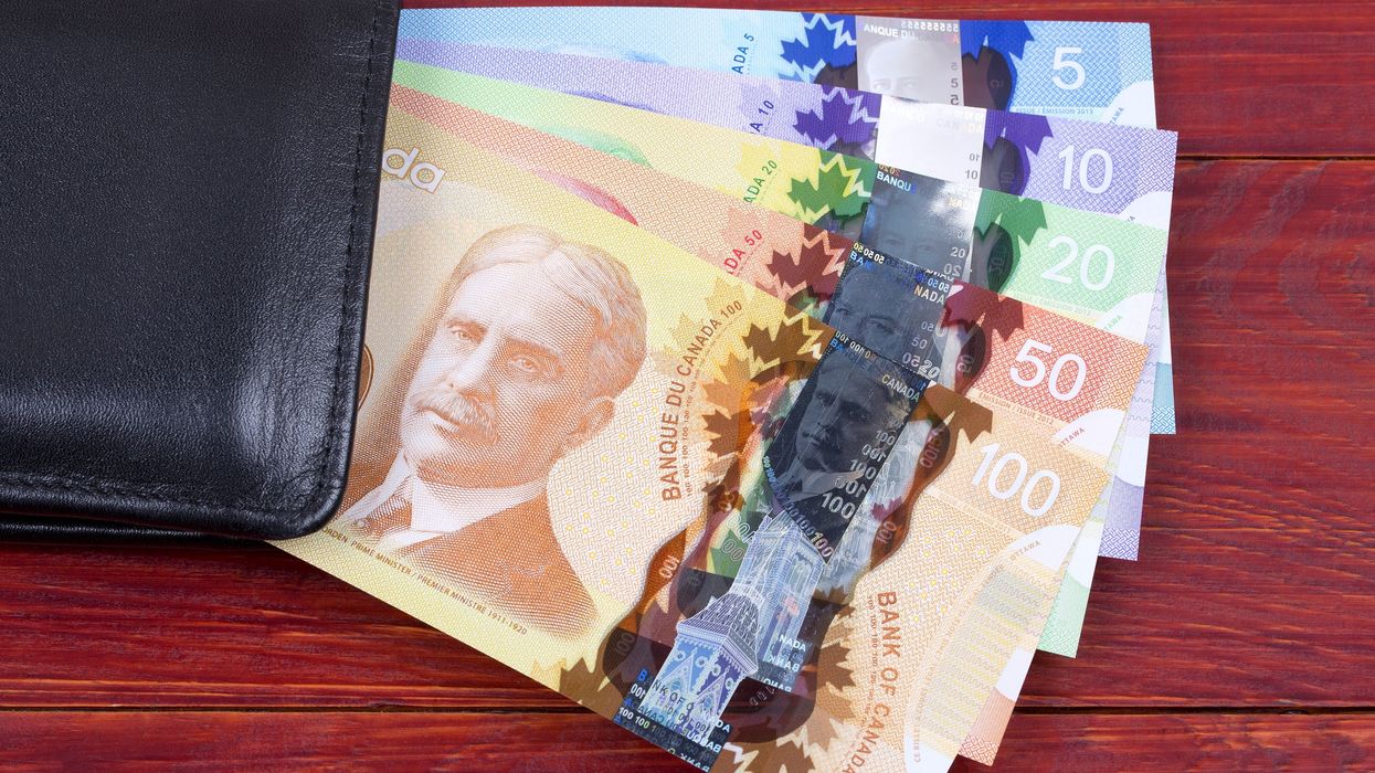 De l'argent canadien.