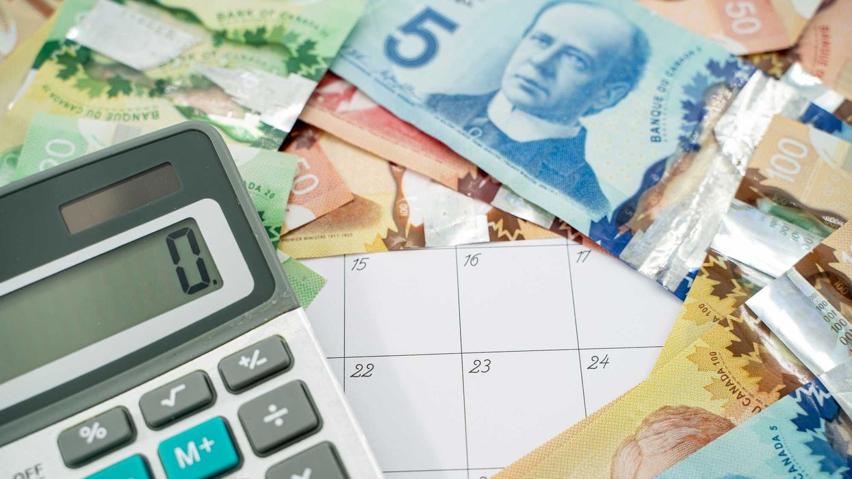 De l'argent canadien.