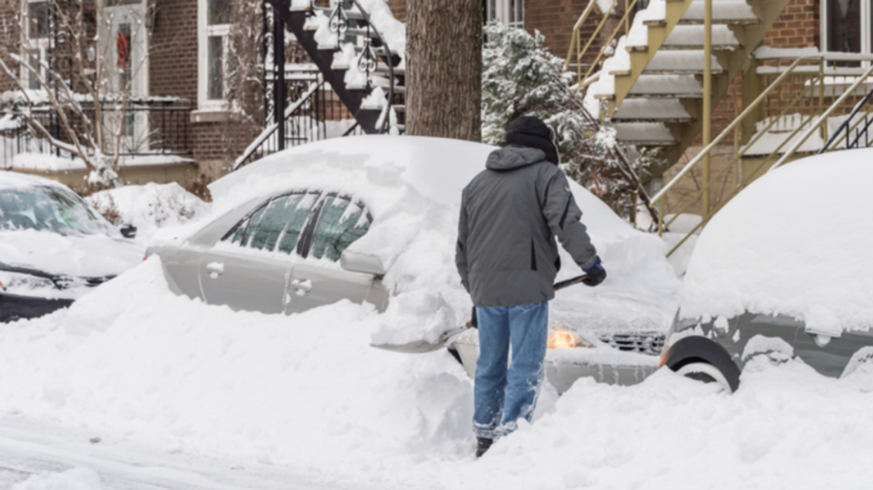 De la neige à Montréal.