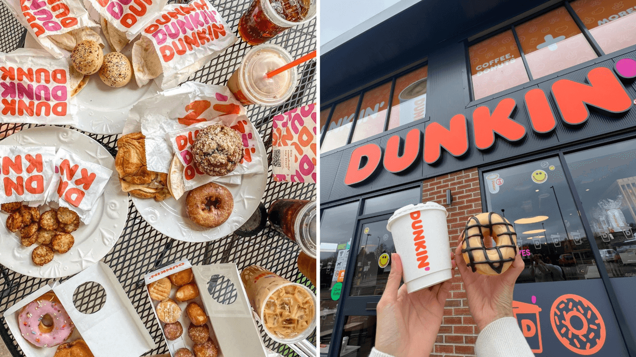 De la nourriture du Dunkin'. Droite : Une personne tenant un café et un beigne devant une succursale Dunkin'.