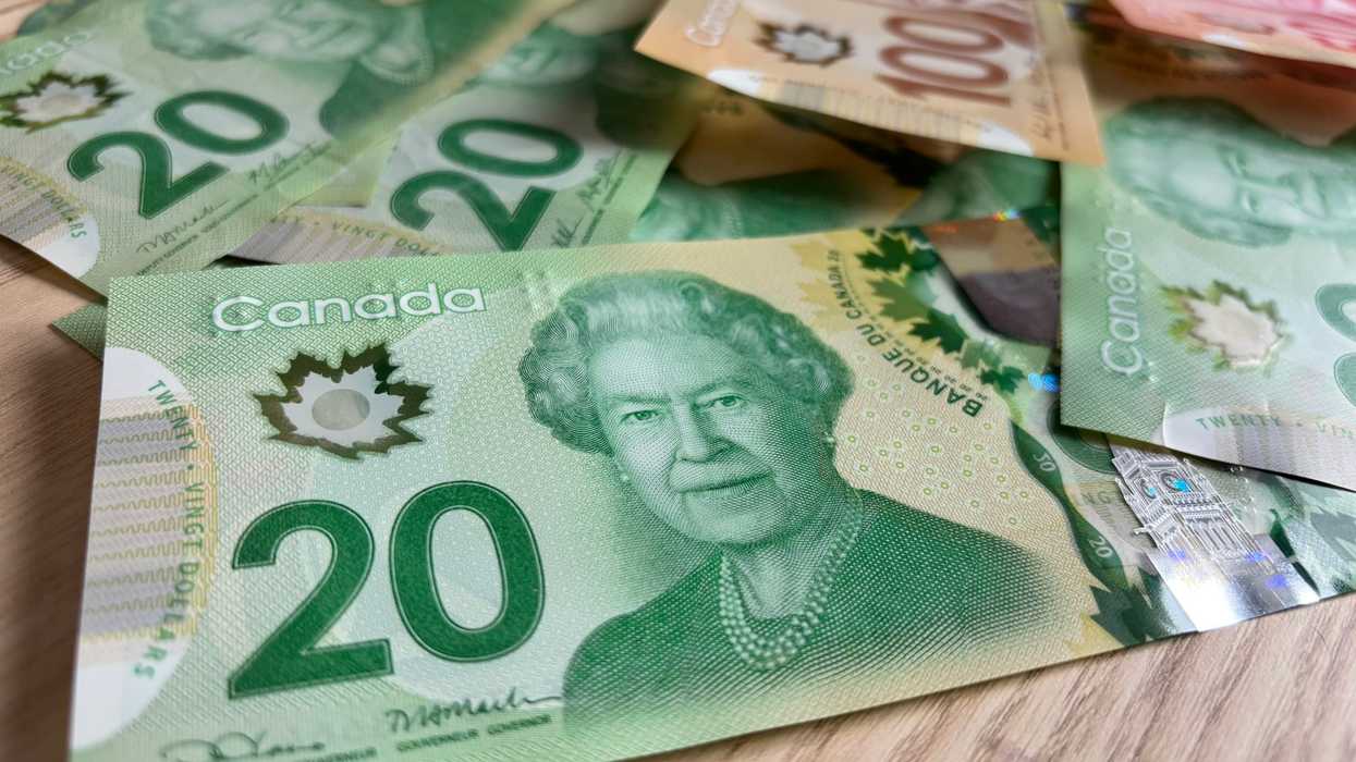 De l’argent canadien.