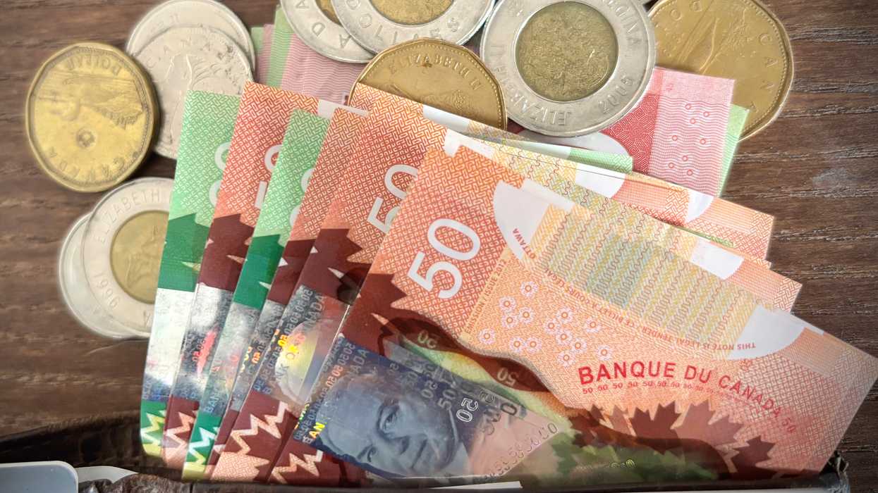 De l’argent canadien.