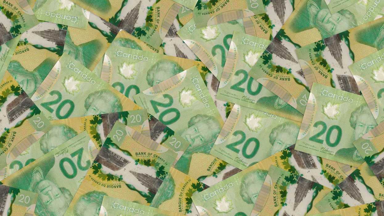 Des 20 $ canadiens.