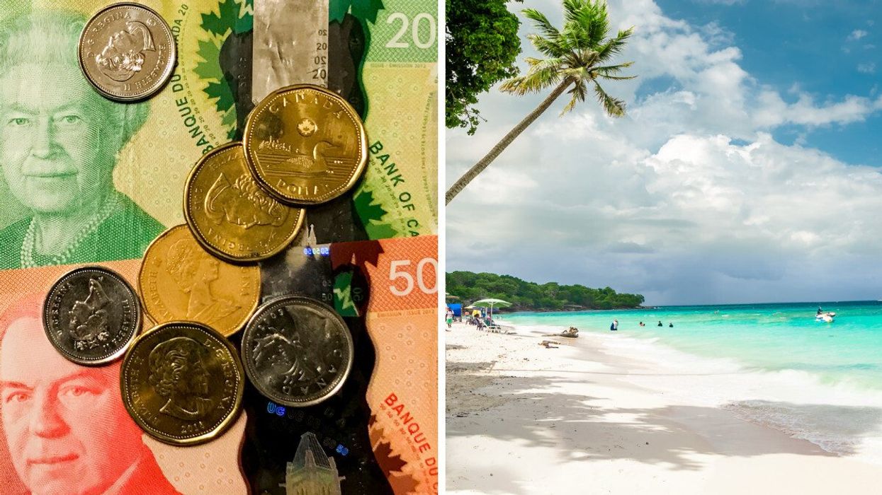 Des billets de 20 $ et 50 $ avec de la monnaie canadienne par-dessus. Droite : un palmier et une plage de sable blanc en Colombie.