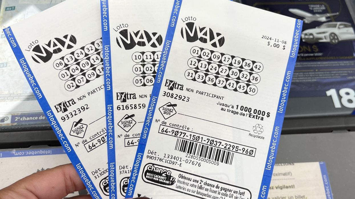 Des billets de Lotto Max.