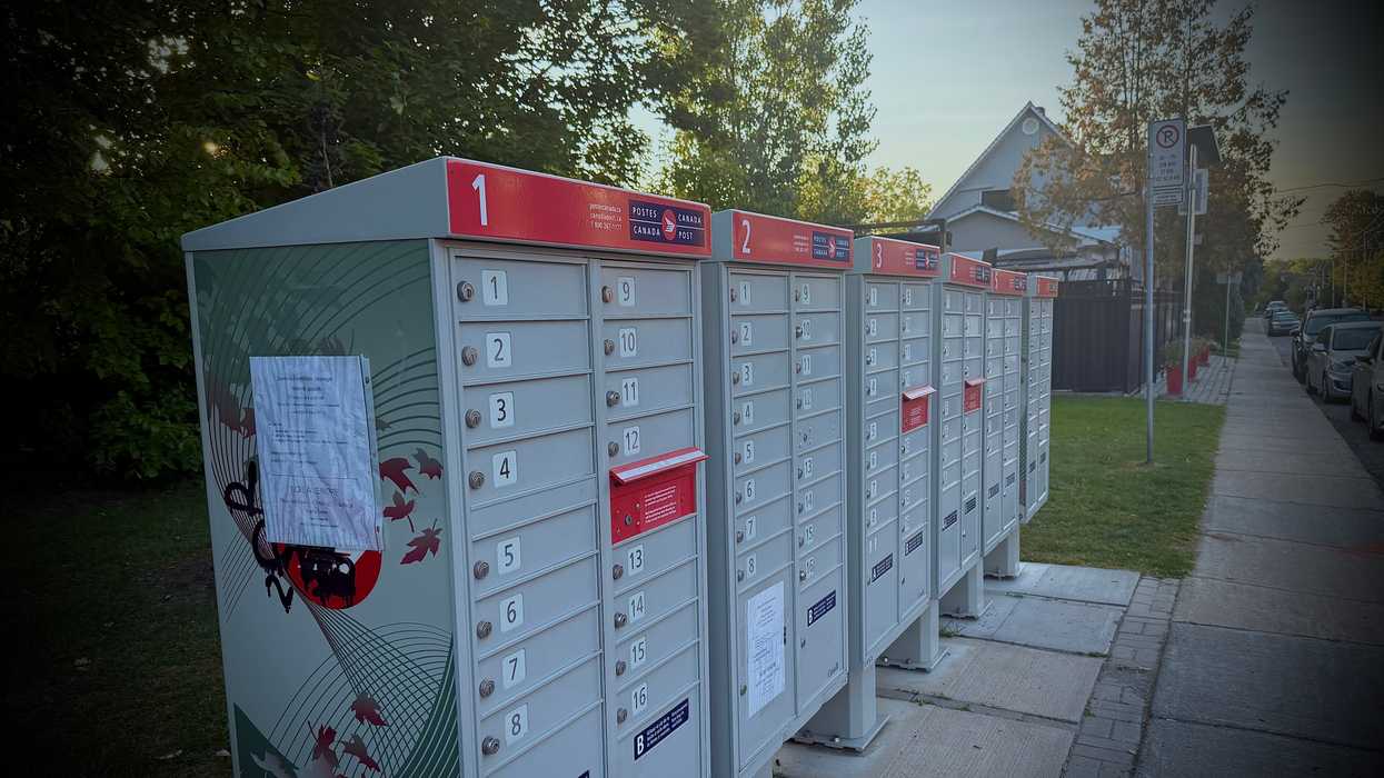 Des boites postales communautaires de Postes Canada.