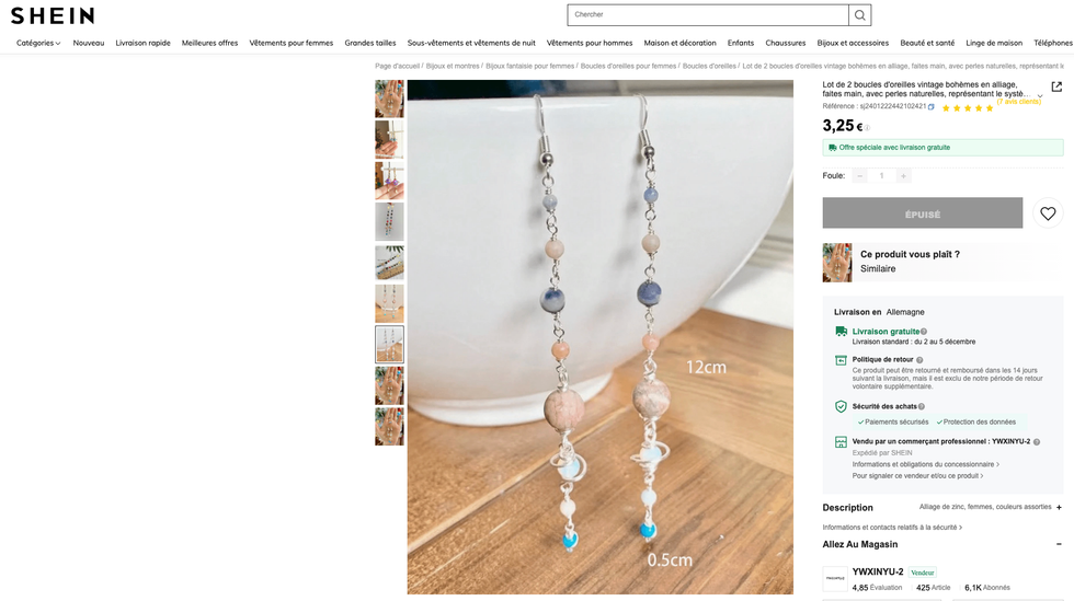 Des boucles d'oreilles qui repr\u00e9sentent le Syst\u00e8me Solaire.