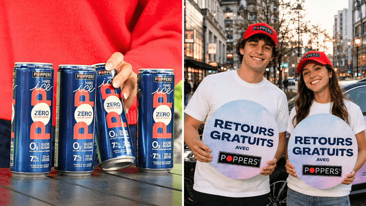 Des canettes Poppers Hard Ice Zero Sucre sur une table. Droite: Deux ambassadeurs Poppers tiennent des pancartes « Retours gratuits ».