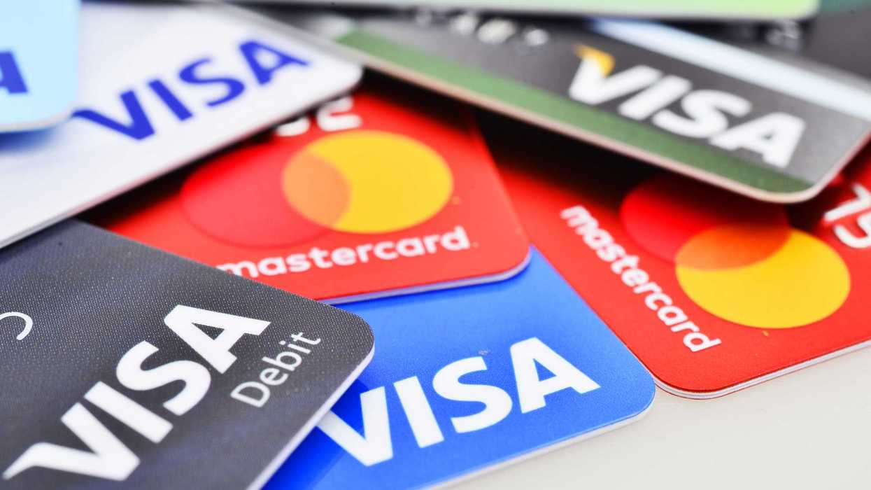 Des cartes de crédit.