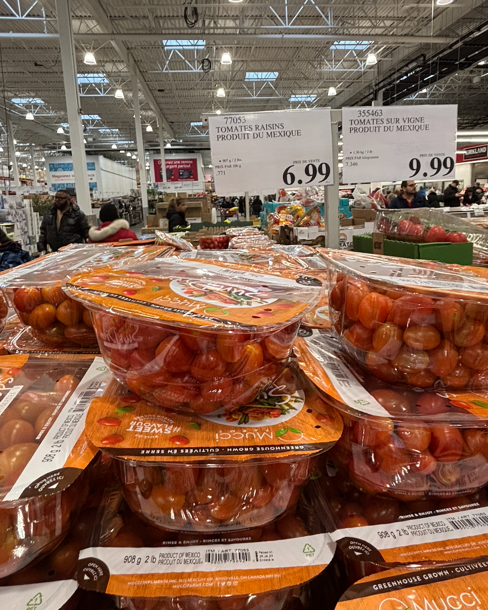 Des casseaux de tomates raisins Mucci Farms au Costco.