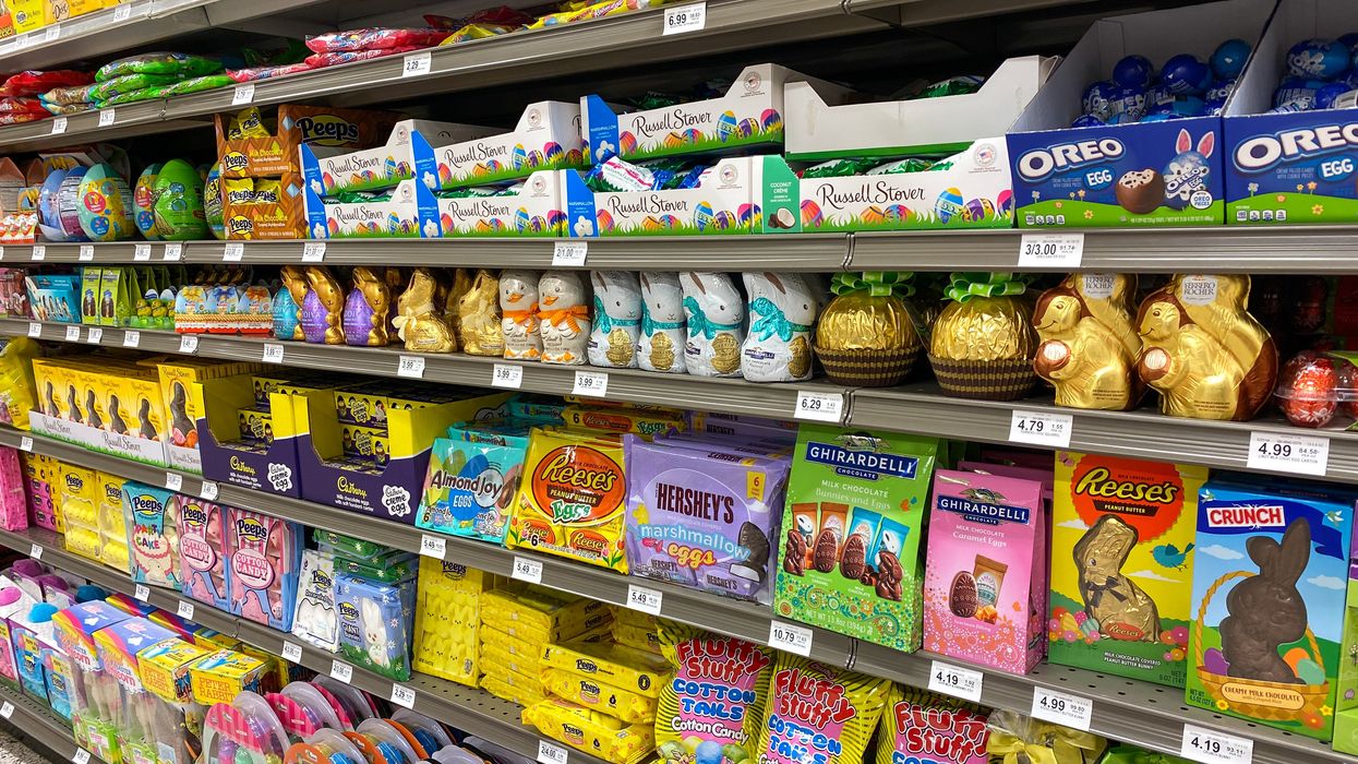 Des chocolats à l'épicerie.