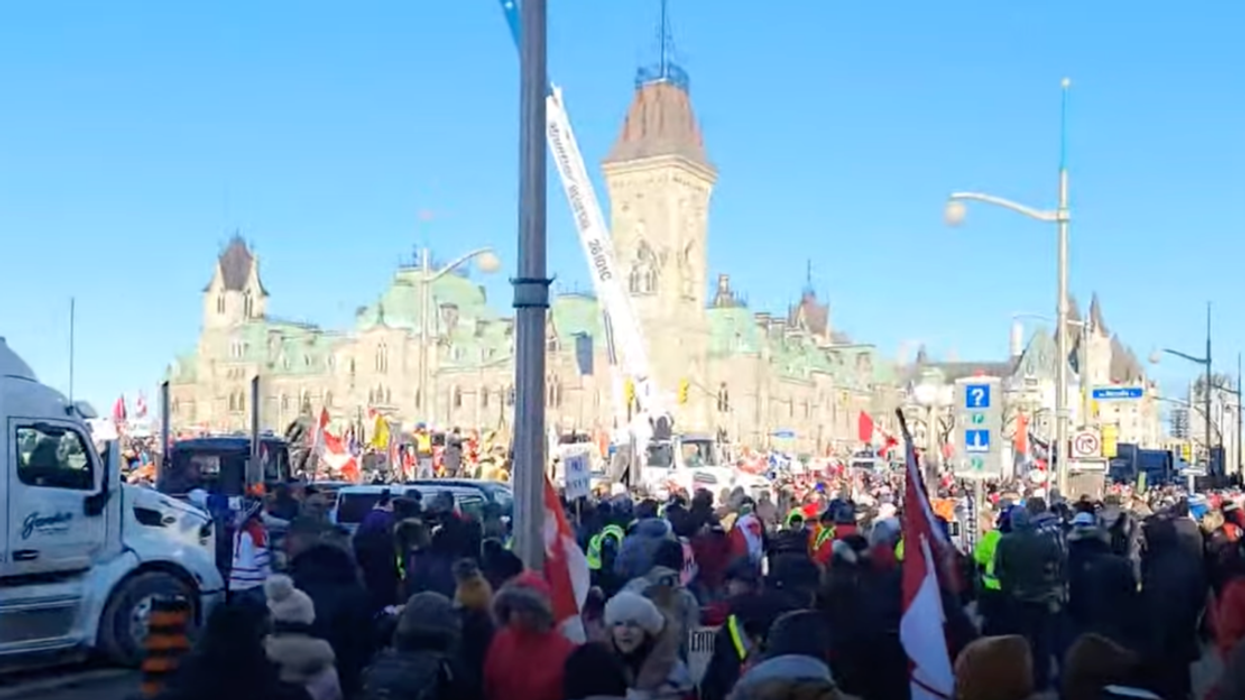 Des drapeaux nazis aperçus au convoi des camionneurs à Ottawa et ça indigne les Québécois