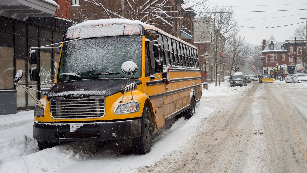 Des écoles fermées au Québec en raison de possibles cas de variants