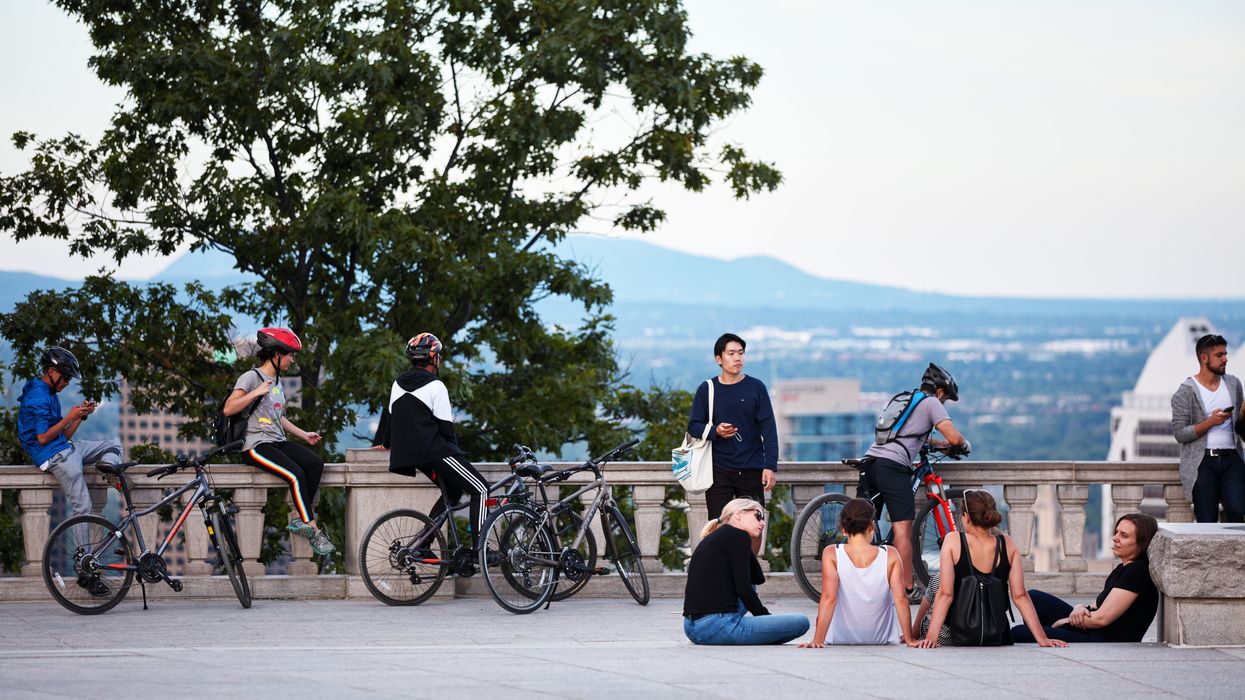 Des gens sur le mont Royal.