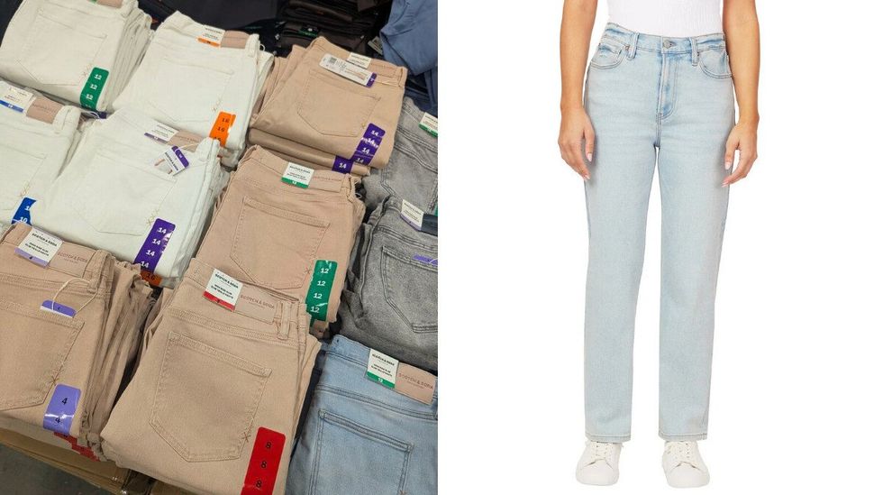 Des jeans pli\u00e9s blancs, beiges, bleus et gris dans le rayon des v\u00eatements chez Costco et une mannequin qui porte le mod\u00e8le bleu.