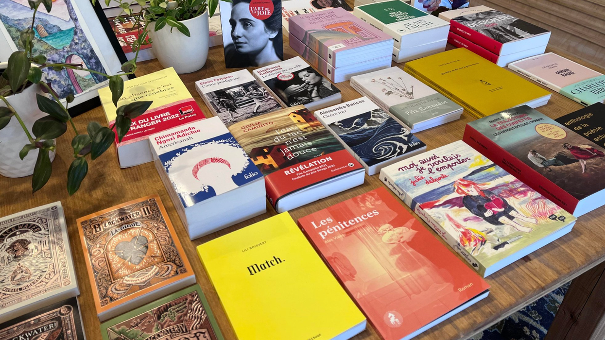 Des livres à vendre à la librairie n'était-ce pas l'été à Montréal.