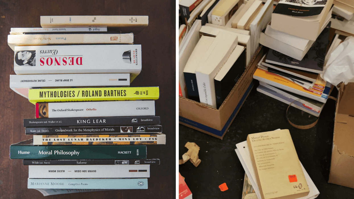 Des livres empilés. Droite : Des livres.