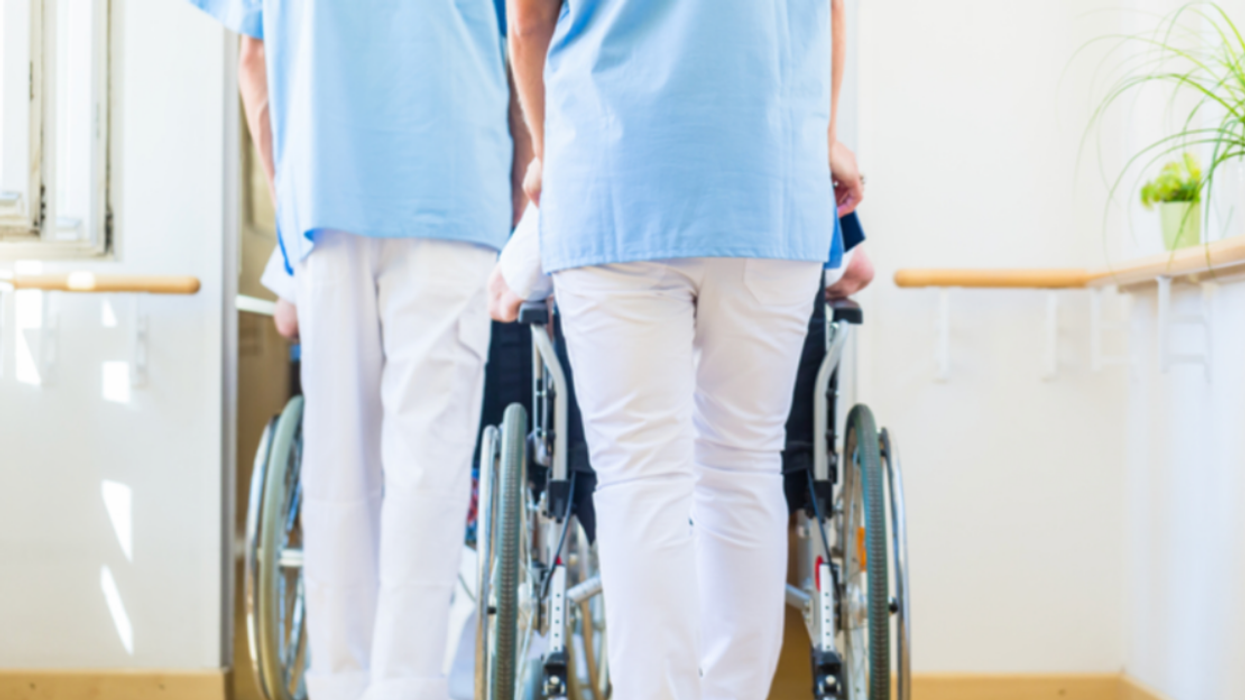 Des préposés aux bénéficiaires.