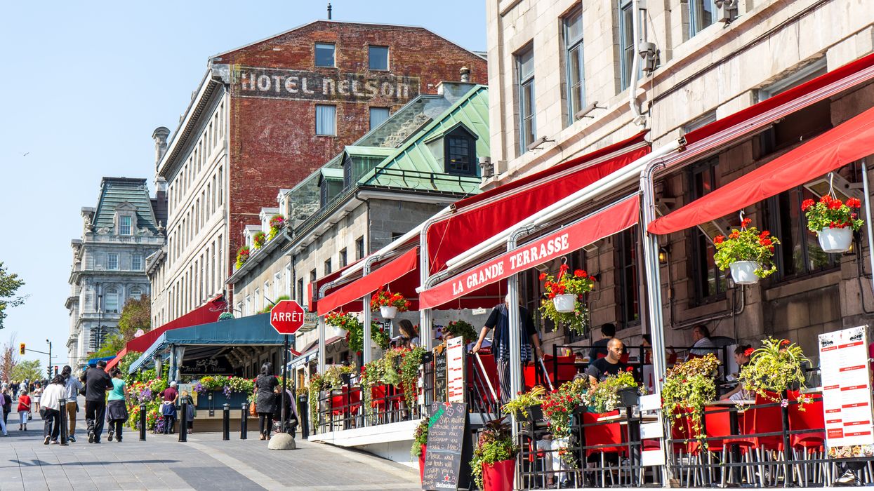 Des restaurants dans le Vieux-Montréal.