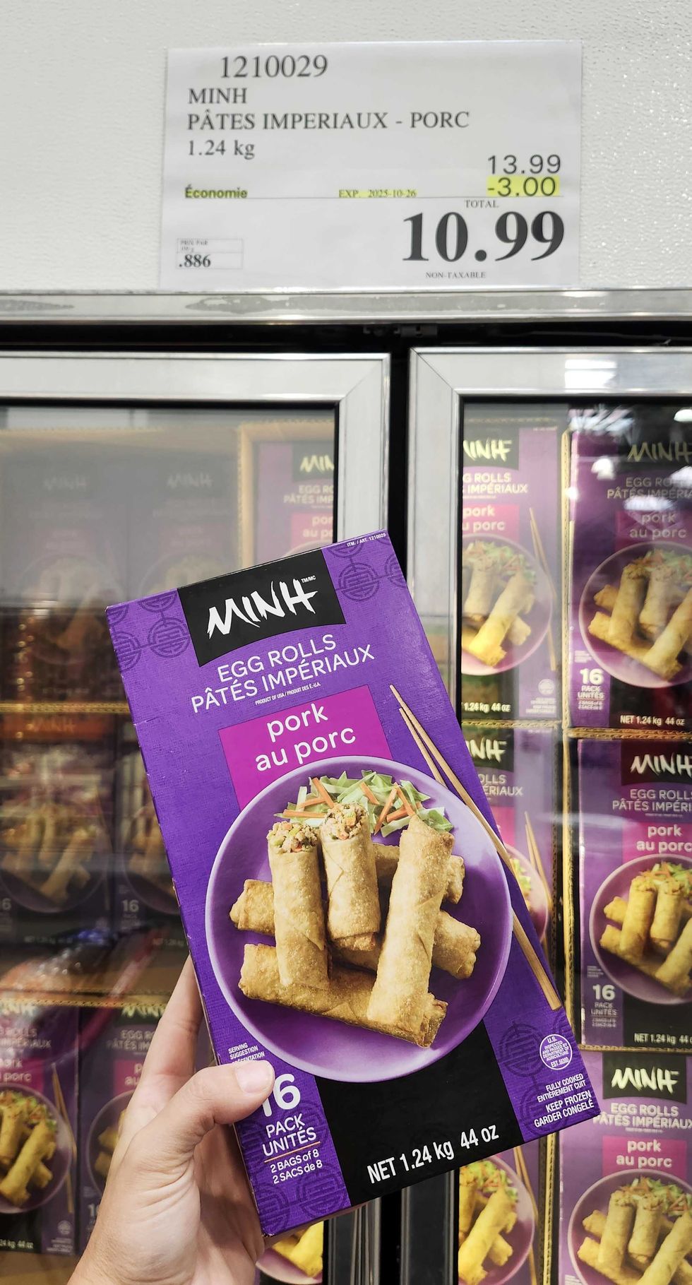 Des rouleaux imp\u00e9riaux au porc de la marque Minh.