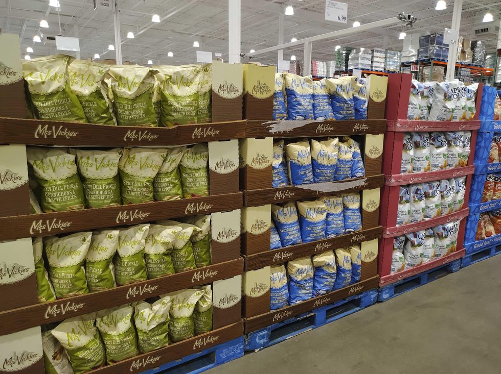 Des sacs de chips Miss Vickie's format g\u00e9ant.