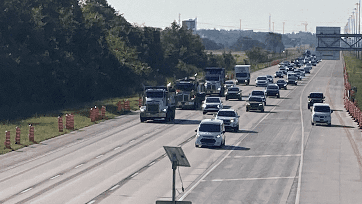 Des voitures sur l'autoroute 15 nord.