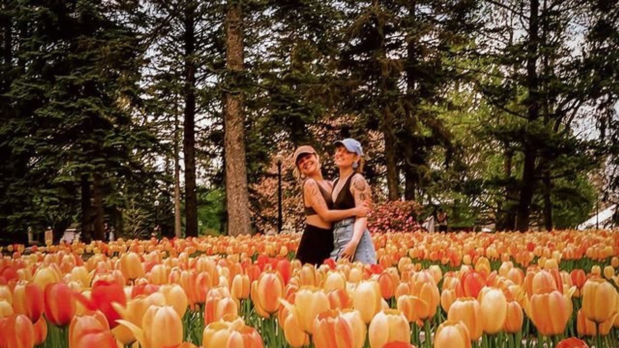 Deux personnes au Jardin botanique de Montréal.