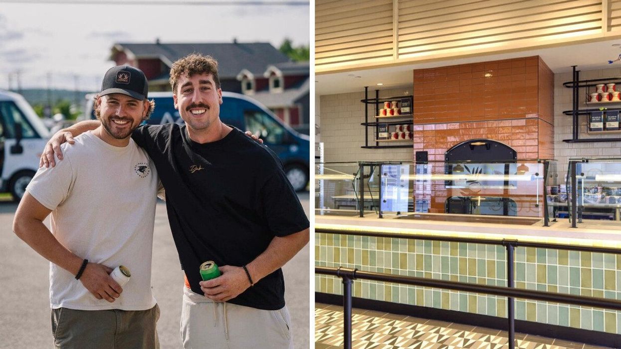 Deux personnes se tiennent par les épaules avec une bière à la main. Droite : un four à pizza dans une cafétéria.
