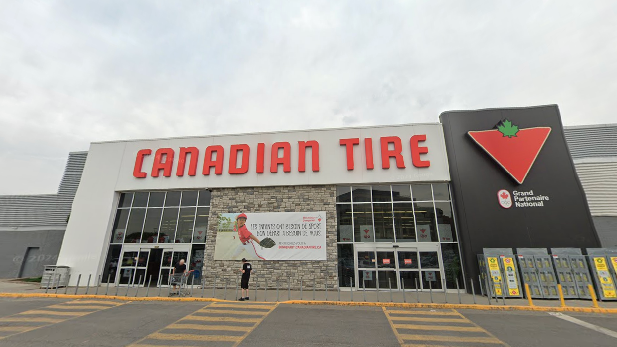 Devanture d'un Canadian Tire.