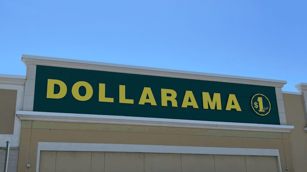 Devanture d'un Dollarama au Québec.