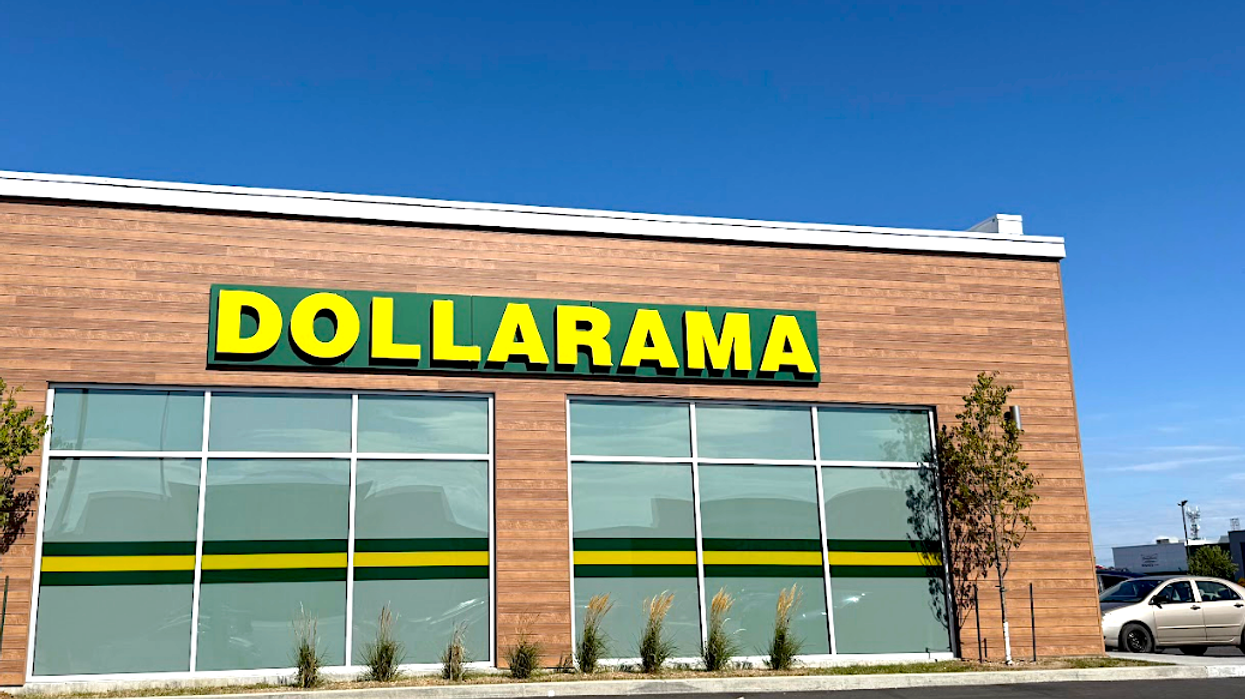Devanture d'un Dollarama.