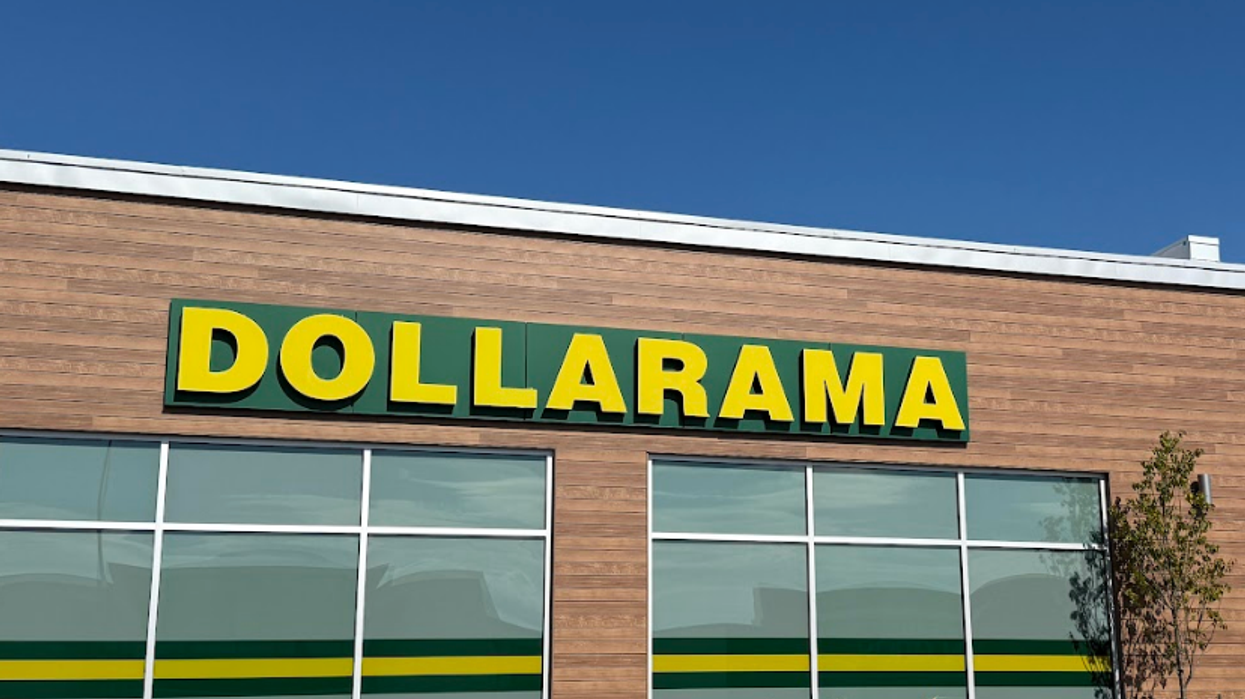 Devanture d'un Dollarama.