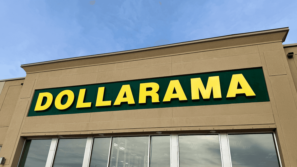Devanture d'un magasin Dollarama au Québec.