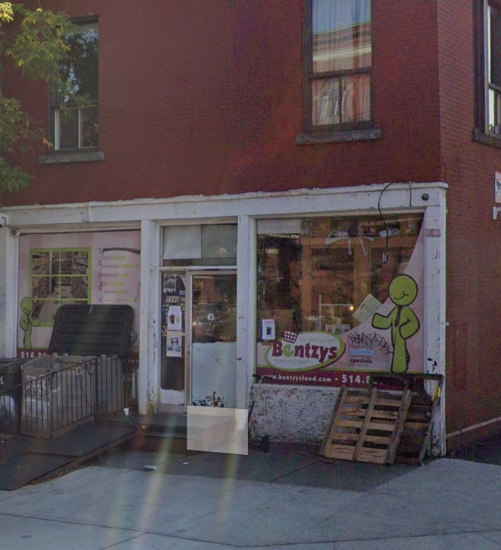 Devanture de l'\u00c9picerie Cashere Bentzy's \u00e0 Montr\u00e9al.