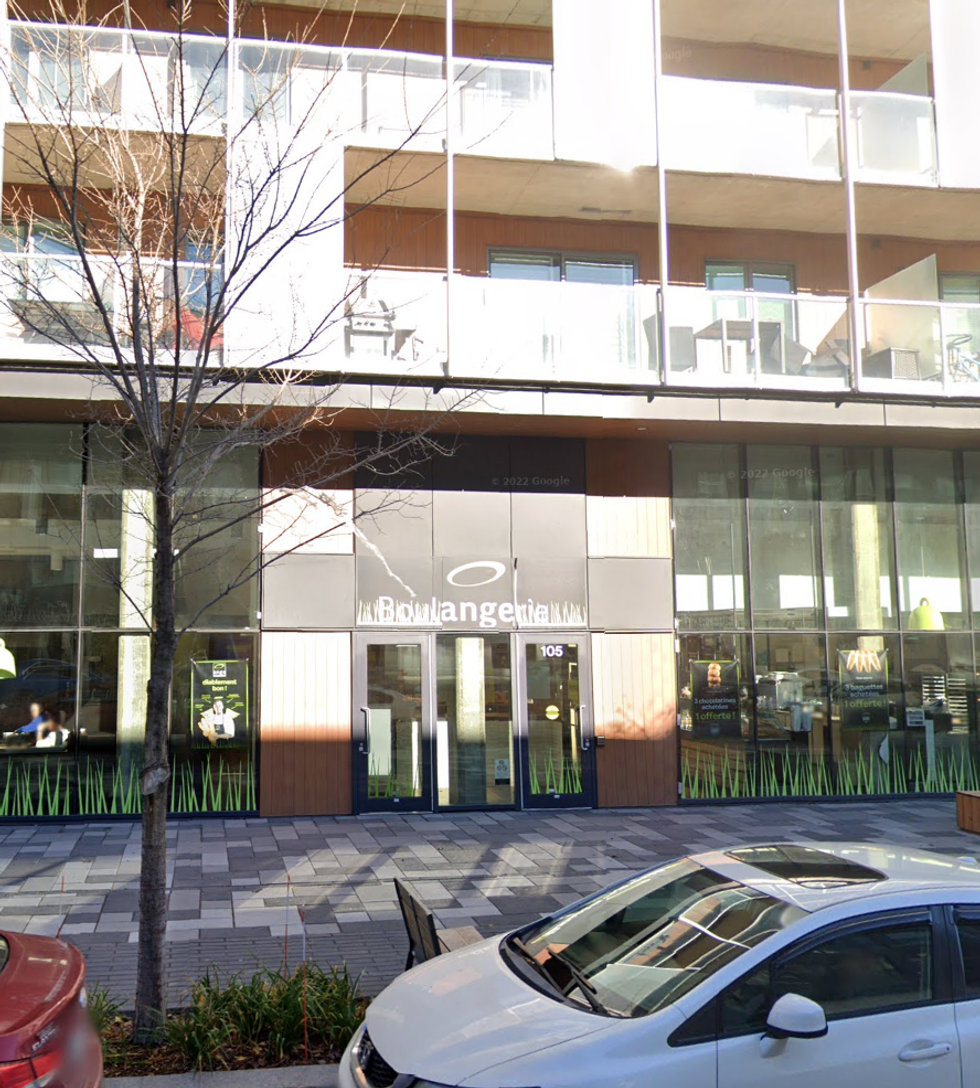 Devanture de la Boulangerie Chronos \u00e0 Brossard.