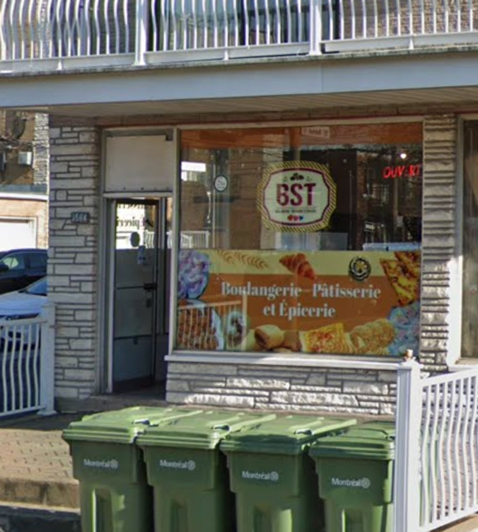 Devanture de la Boulangerie La Tunisienne \u00e0 Montr\u00e9al.