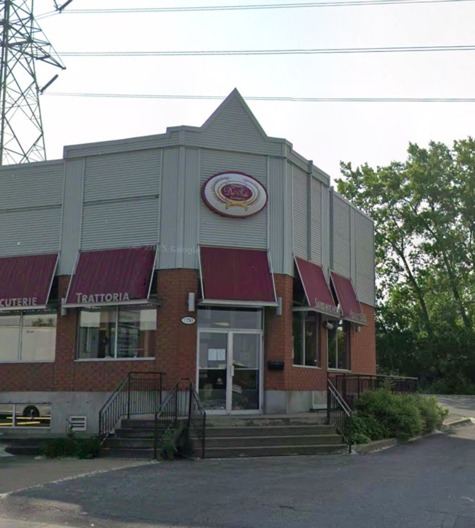 Devanture de la P\u00e2tisserie Charcuterie Del Sole \u00e0 Montr\u00e9al.