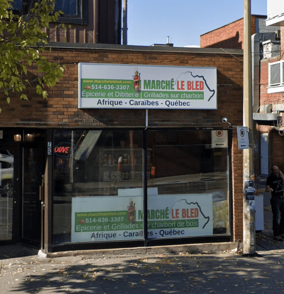 Devanture du commerce Marche Le Bled \u00e0 Montr\u00e9al.