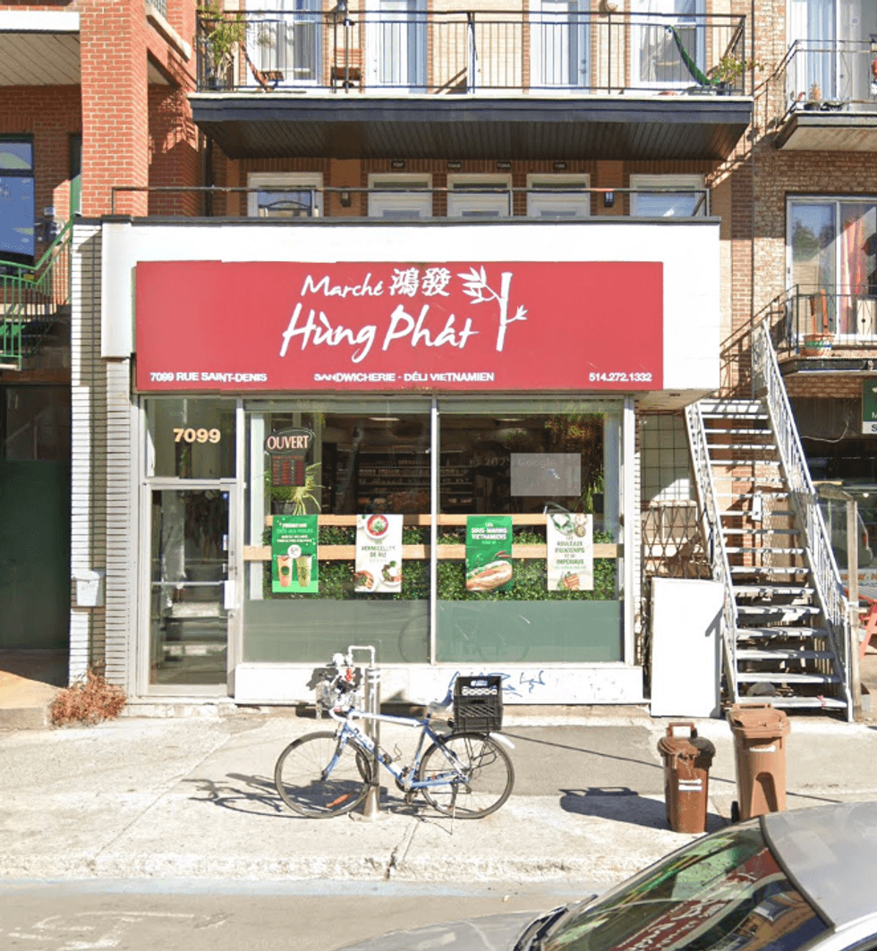Devanture du March\u00e9 Hung Phat \u00e0 Montr\u00e9al.