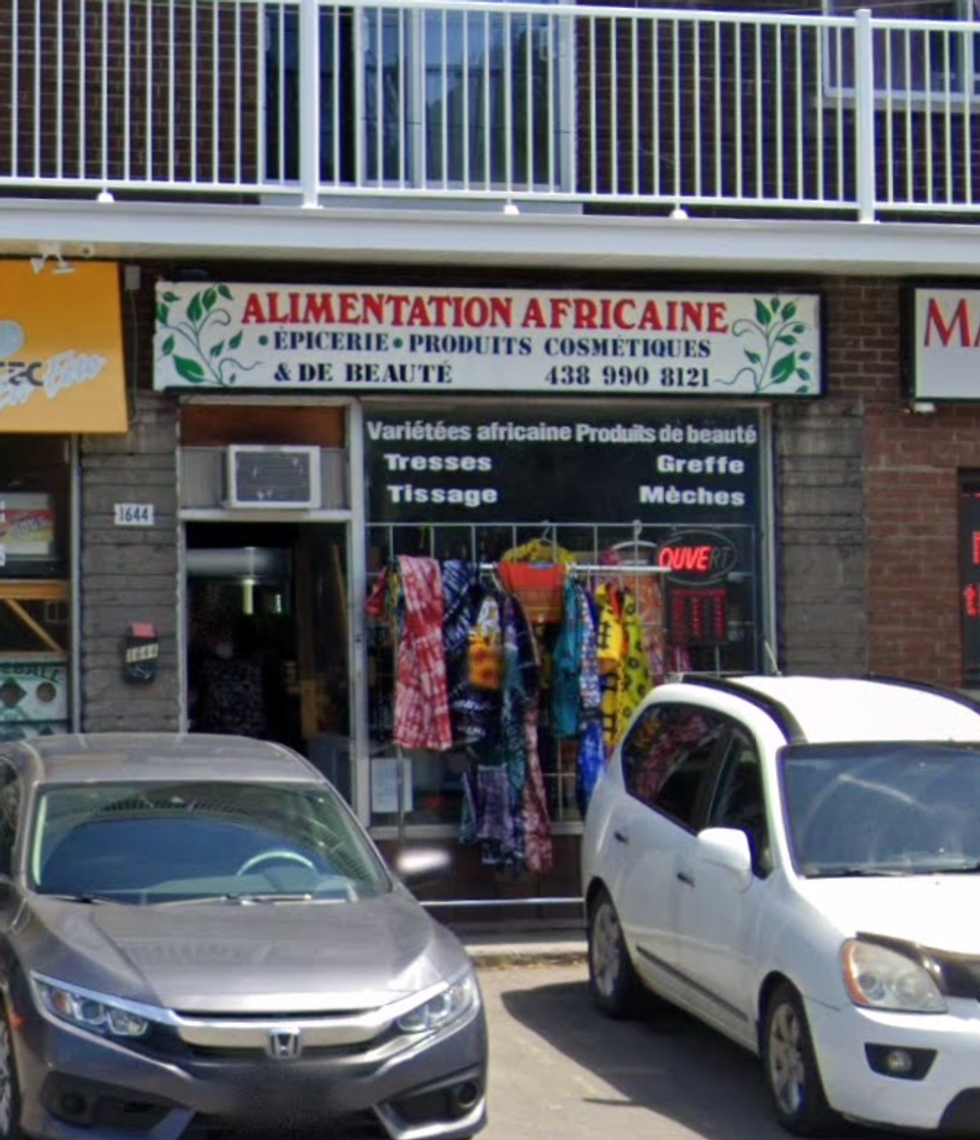 Devanture du Nawa March\u00e9 Afrique \u00e0 Montr\u00e9al.
