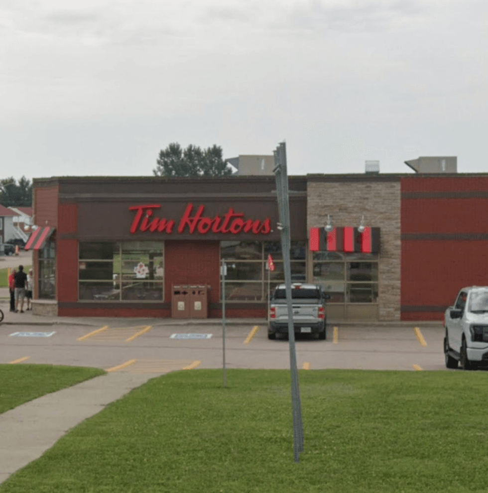 Devanture du restaurant 9344-9148 Qu\u00e9bec inc. \u00e0 Saint-F\u00e9licien.