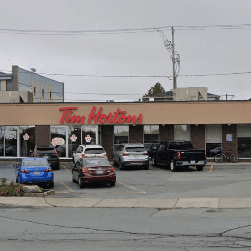 Devanture du restaurant 9481-4019 Qu\u00e9bec inc. \u00e0 Rouyn-Noranda.