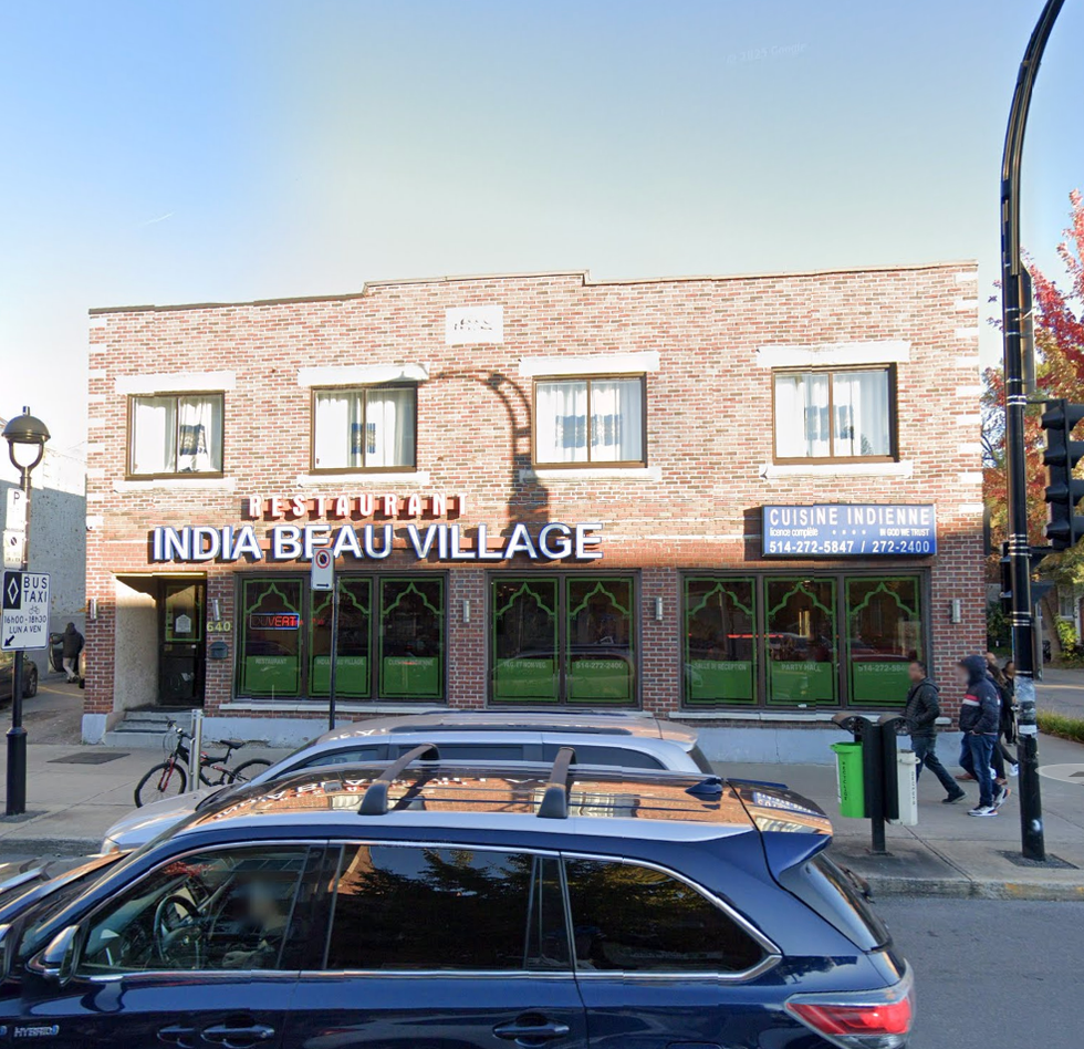 Devanture du restaurant Beau Village \u00e0 Montr\u00e9al.