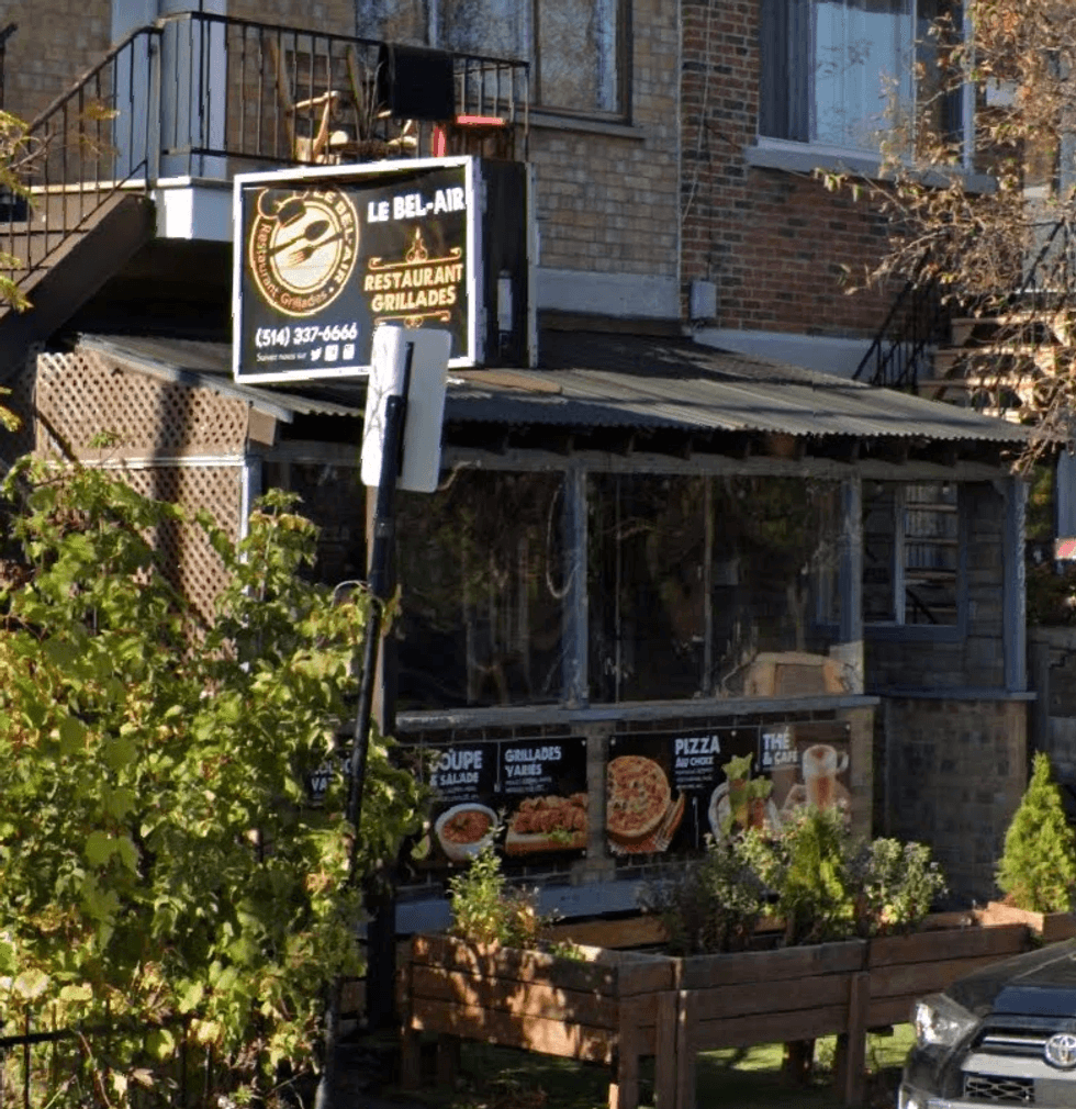 Devanture du restaurant Caf\u00e9 Restaurant Belair Inc. \u00e0 Montr\u00e9al.
