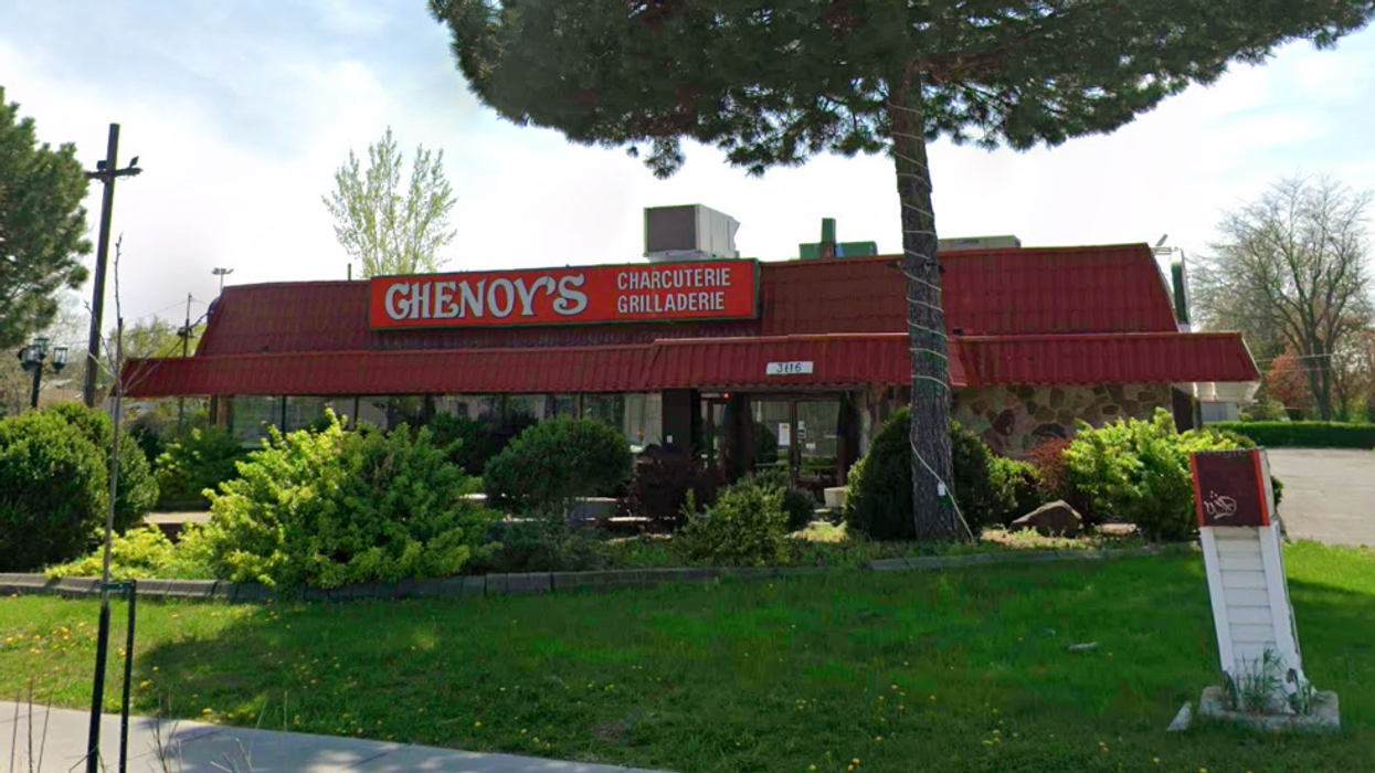 Devanture du restaurant Chenoy's à Dollard-des-Ormeaux.