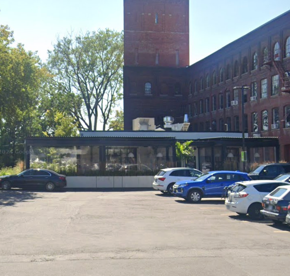 Devanture du restaurant Estelle \u00e0 Montr\u00e9al.