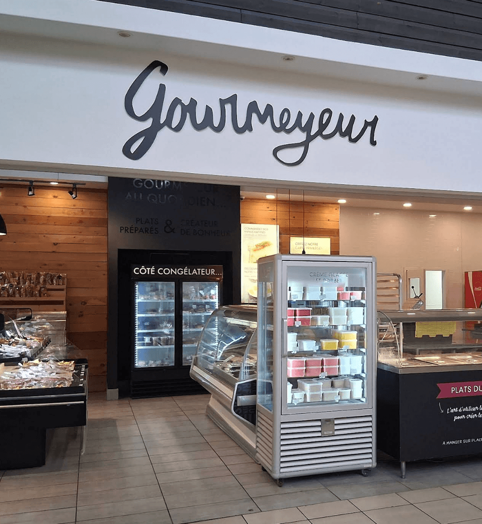 Devanture du restaurant Gourmeyeur \u00e0 Laval.