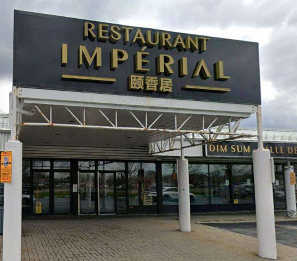 Devanture du restaurant Imp\u00e9rial.